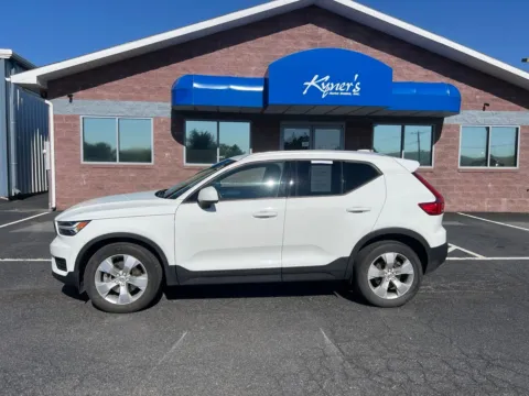 Another view of 2020 Volvo XC40 Momentum for sale in Chambersburg, PA at Kyner's Auto Sales, Inc.