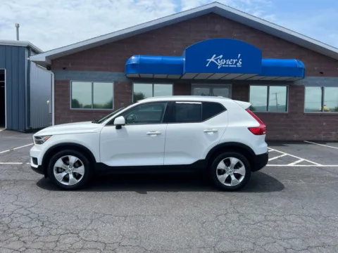 Another view of 2020 Volvo XC40 Momentum for sale in Chambersburg, PA at Kyner's Auto Sales, Inc.