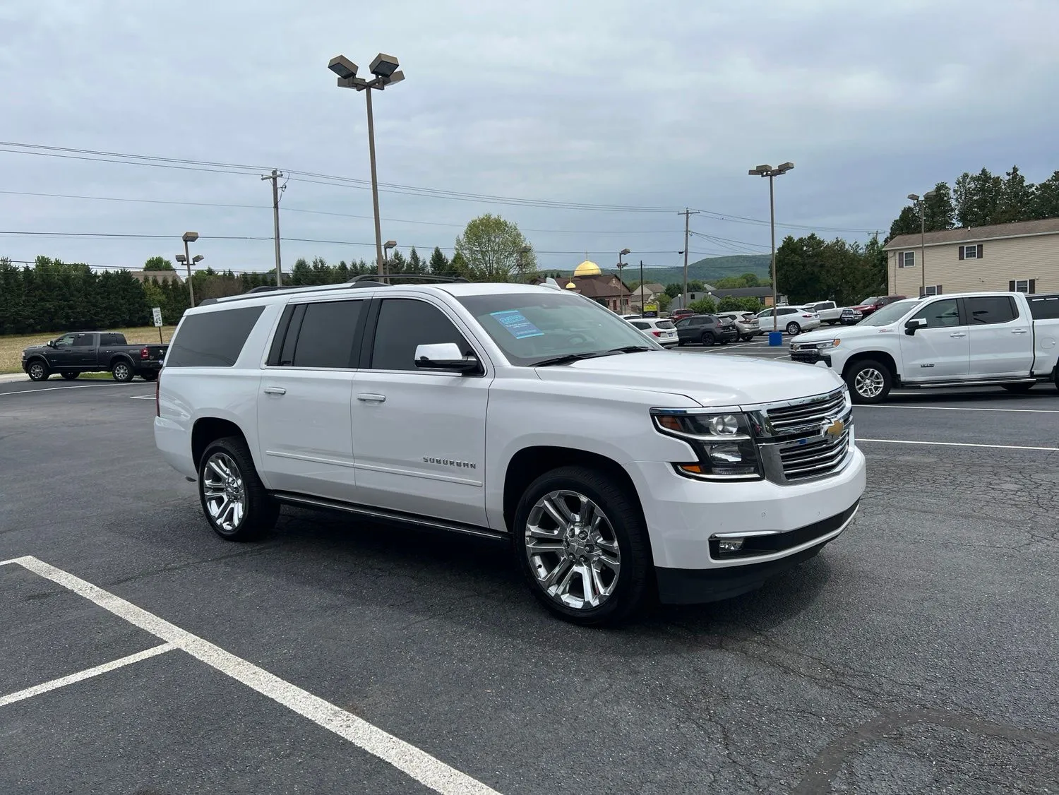2020 Chevrolet Suburban Premier — photo 8