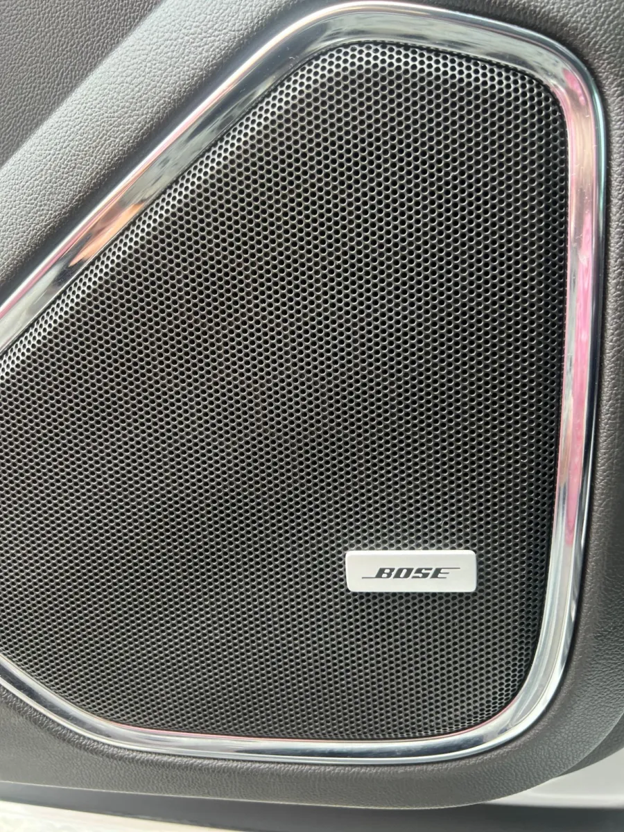 2020 Chevrolet Suburban Premier — photo 20