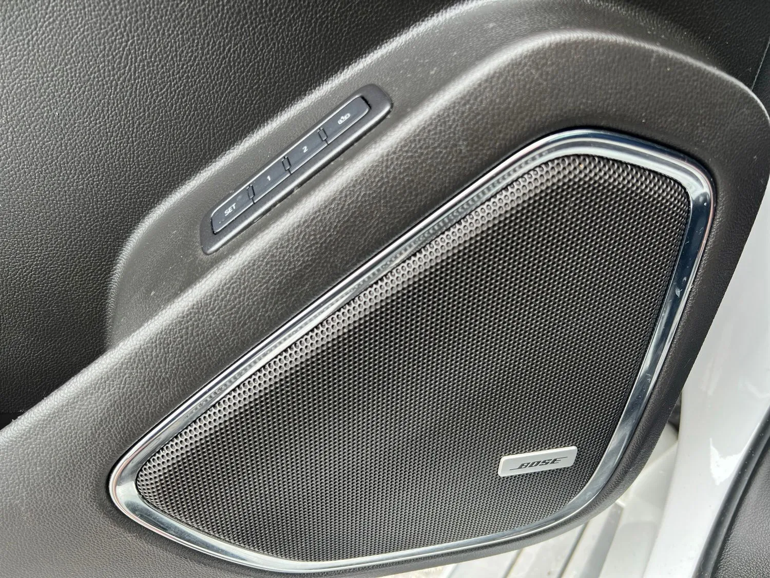 2020 Chevrolet Suburban Premier — photo 21