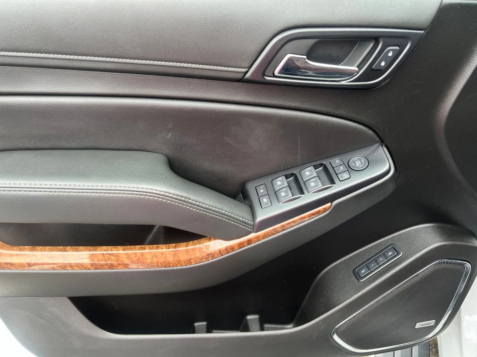 2020 Chevrolet Suburban Premier — photo 19