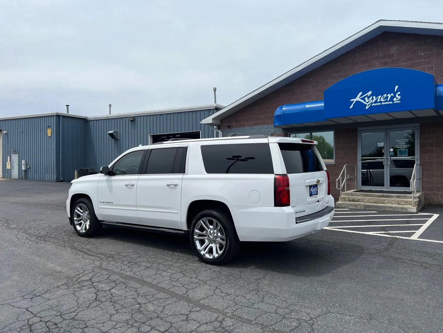 2020 Chevrolet Suburban Premier — photo 4