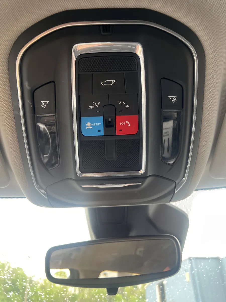 2022 Jeep Grand Cherokee L Laredo — photo 17
