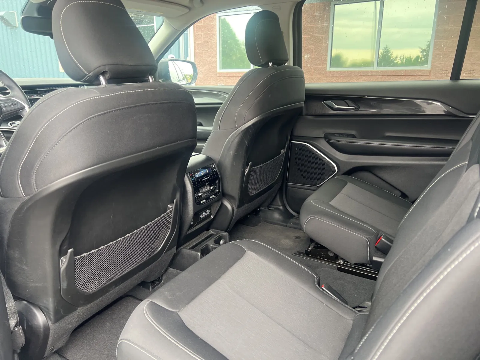 2022 Jeep Grand Cherokee L Laredo — photo 21