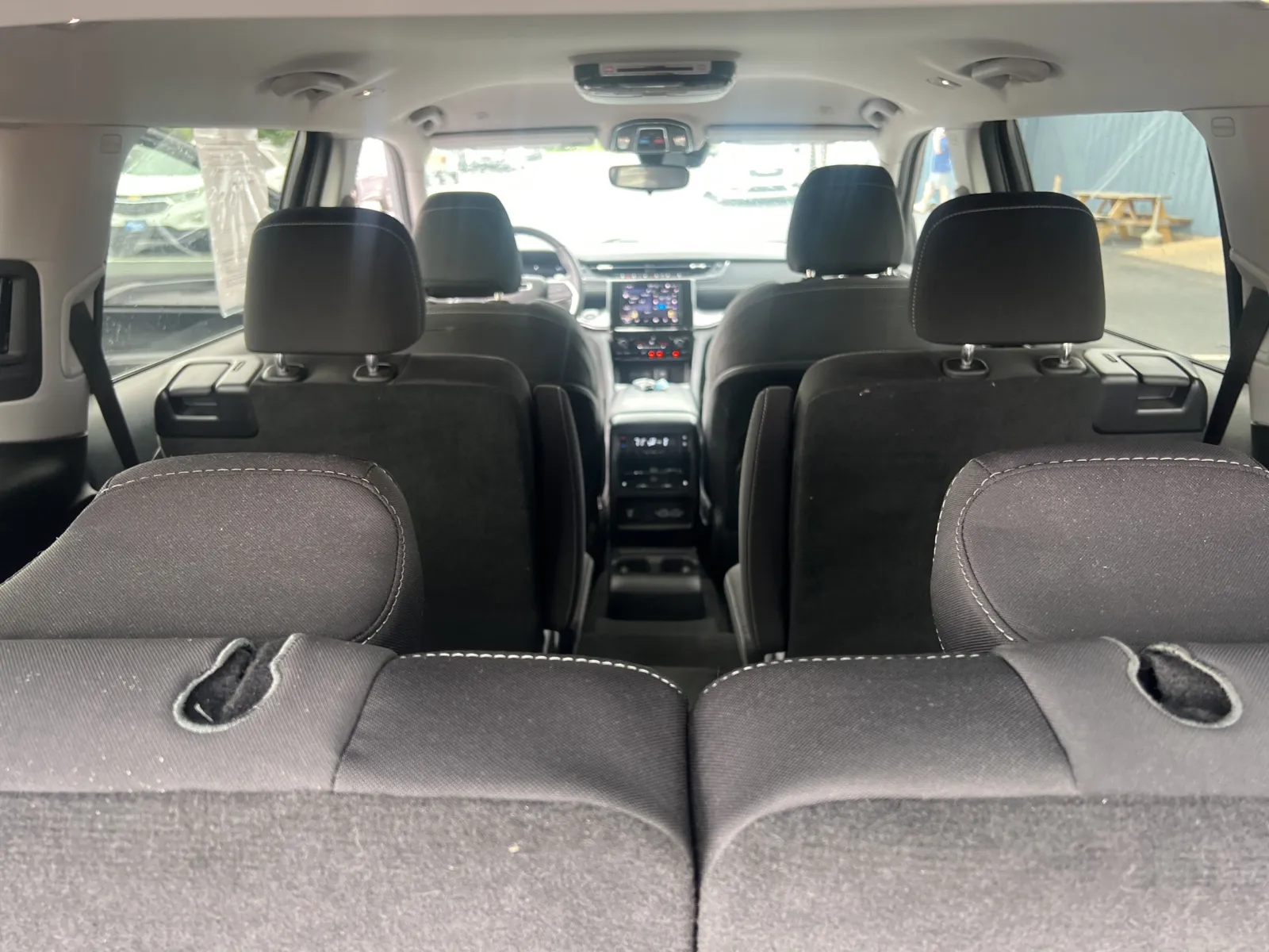 2022 Jeep Grand Cherokee L Laredo — photo 25