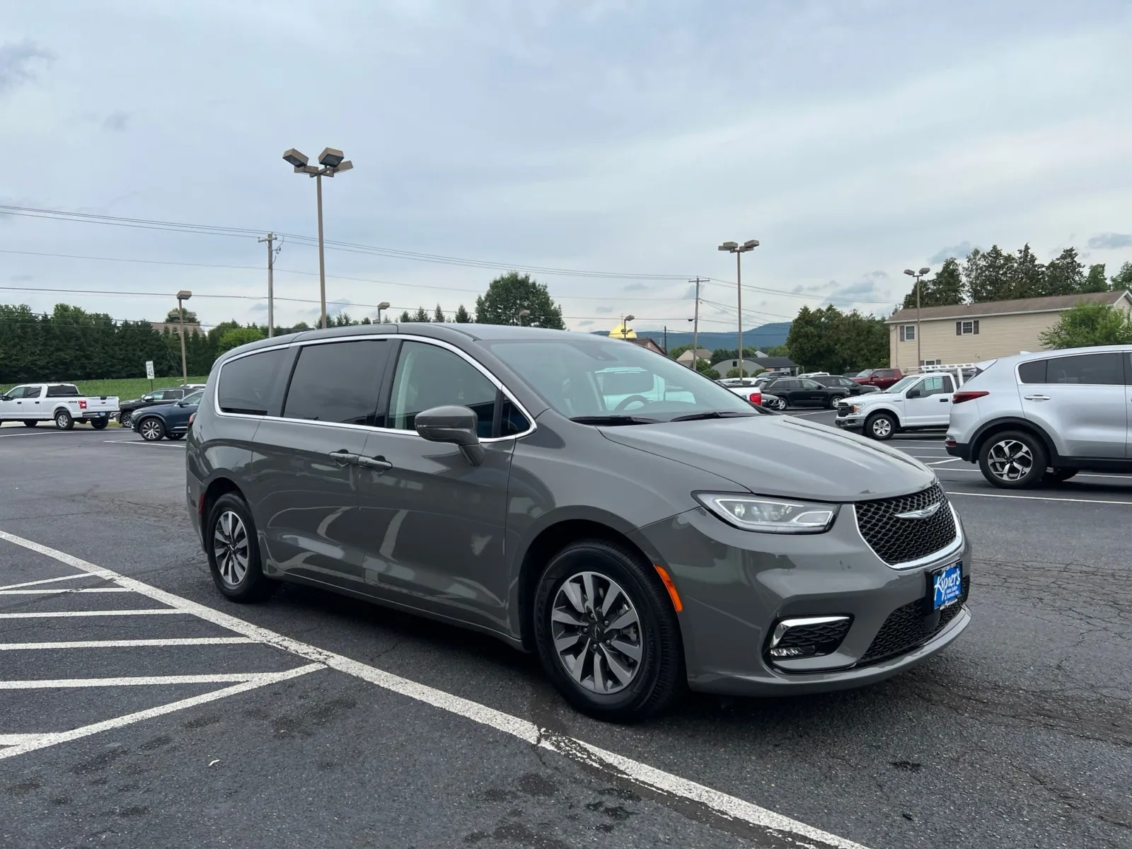 2022 Chrysler Pacifica Hybrid Touring L — photo 7