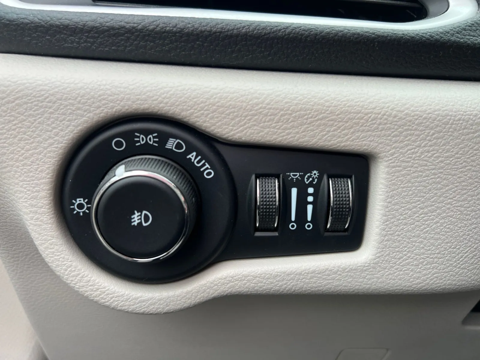 2022 Chrysler Pacifica Hybrid Touring L — photo 22