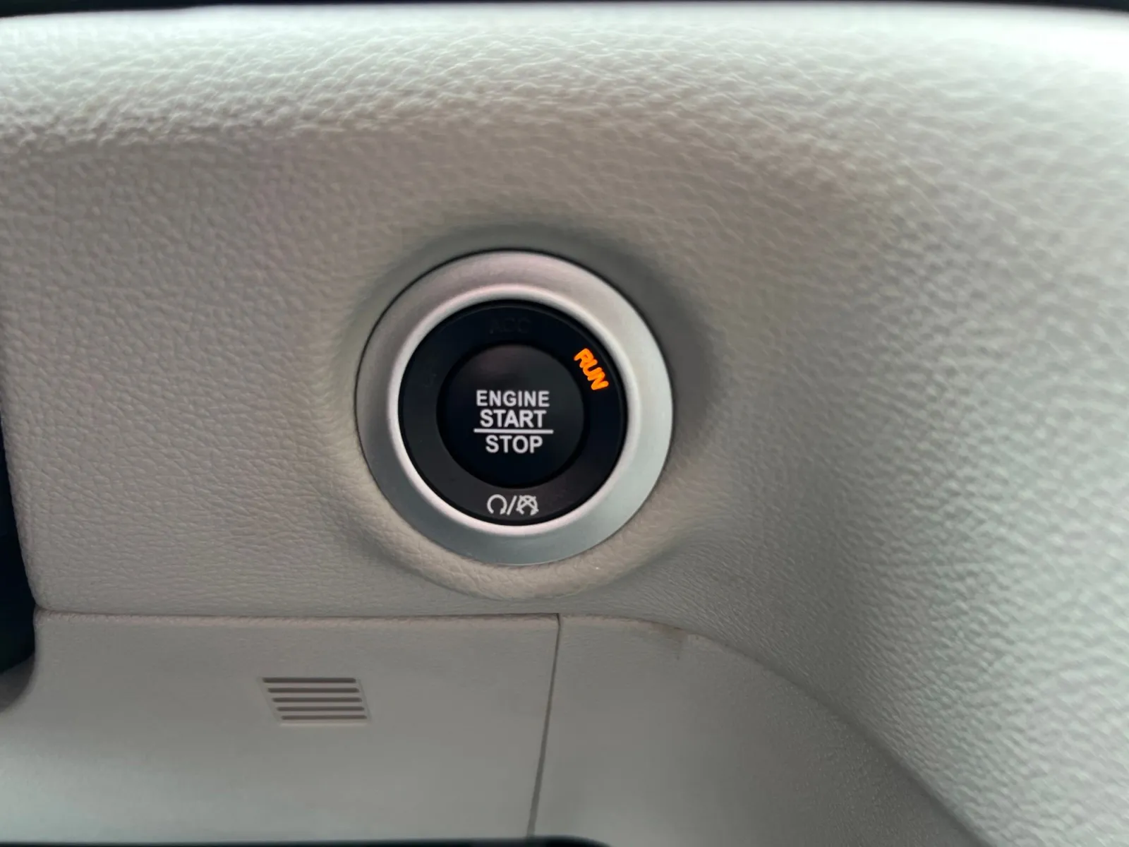 2022 Chrysler Pacifica Hybrid Touring L — photo 19