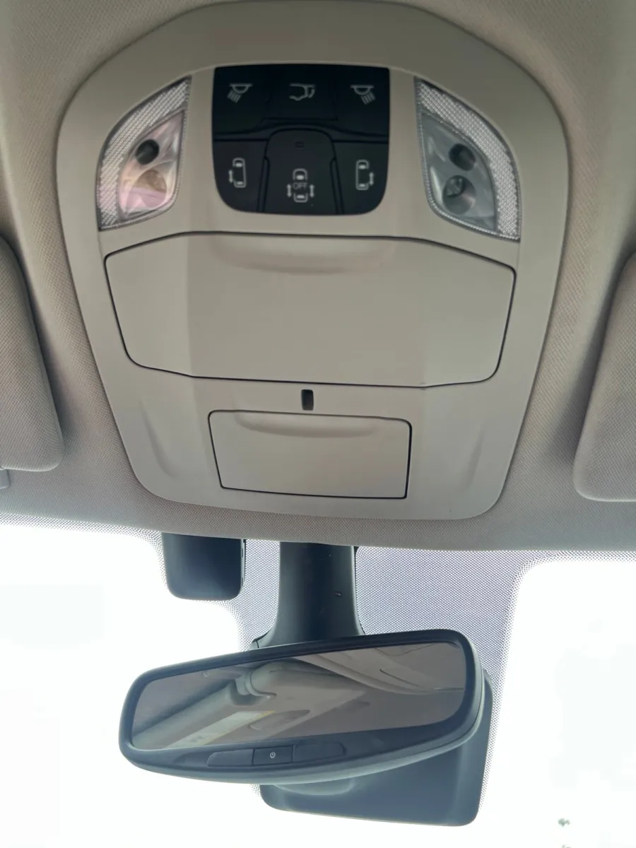 2022 Chrysler Pacifica Hybrid Touring L — photo 21