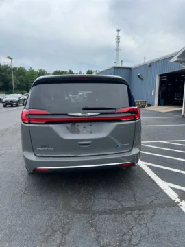 More photos of 2022 Chrysler Pacifica Hybrid Touring L at Kyner's Auto Sales, Inc., PA