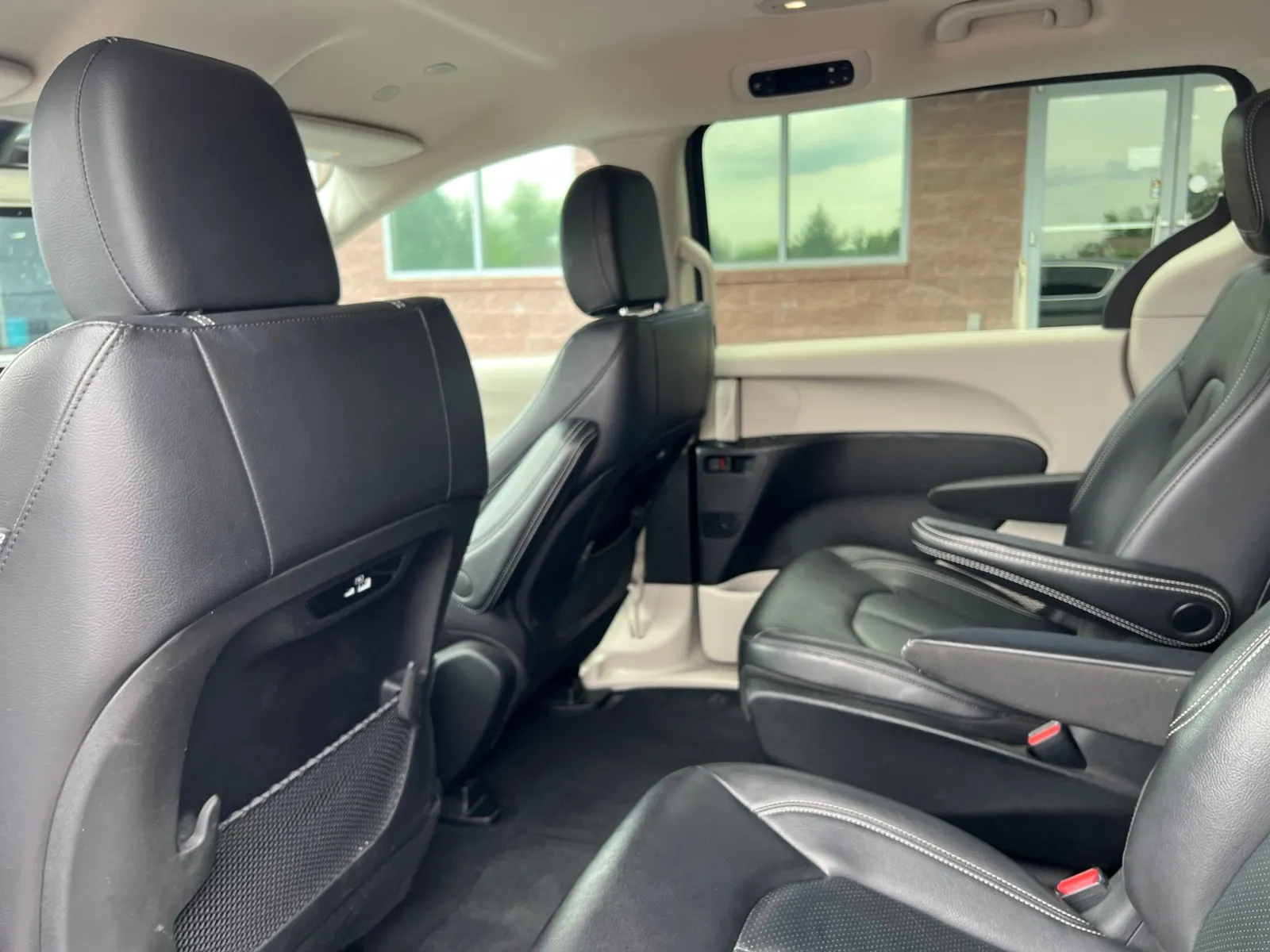 2022 Chrysler Pacifica Hybrid Touring L — photo 25