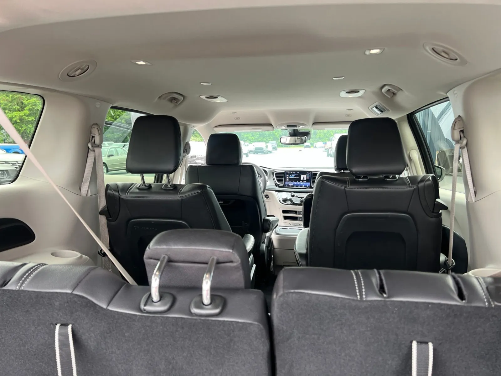 2022 Chrysler Pacifica Hybrid Touring L — photo 30