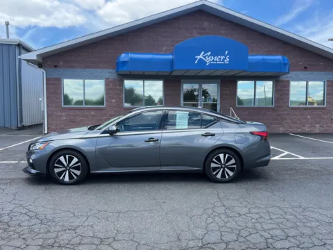 Another view of 2019 Nissan Altima 2.5 SV for sale in Chambersburg, PA at Kyner's Auto Sales, Inc.