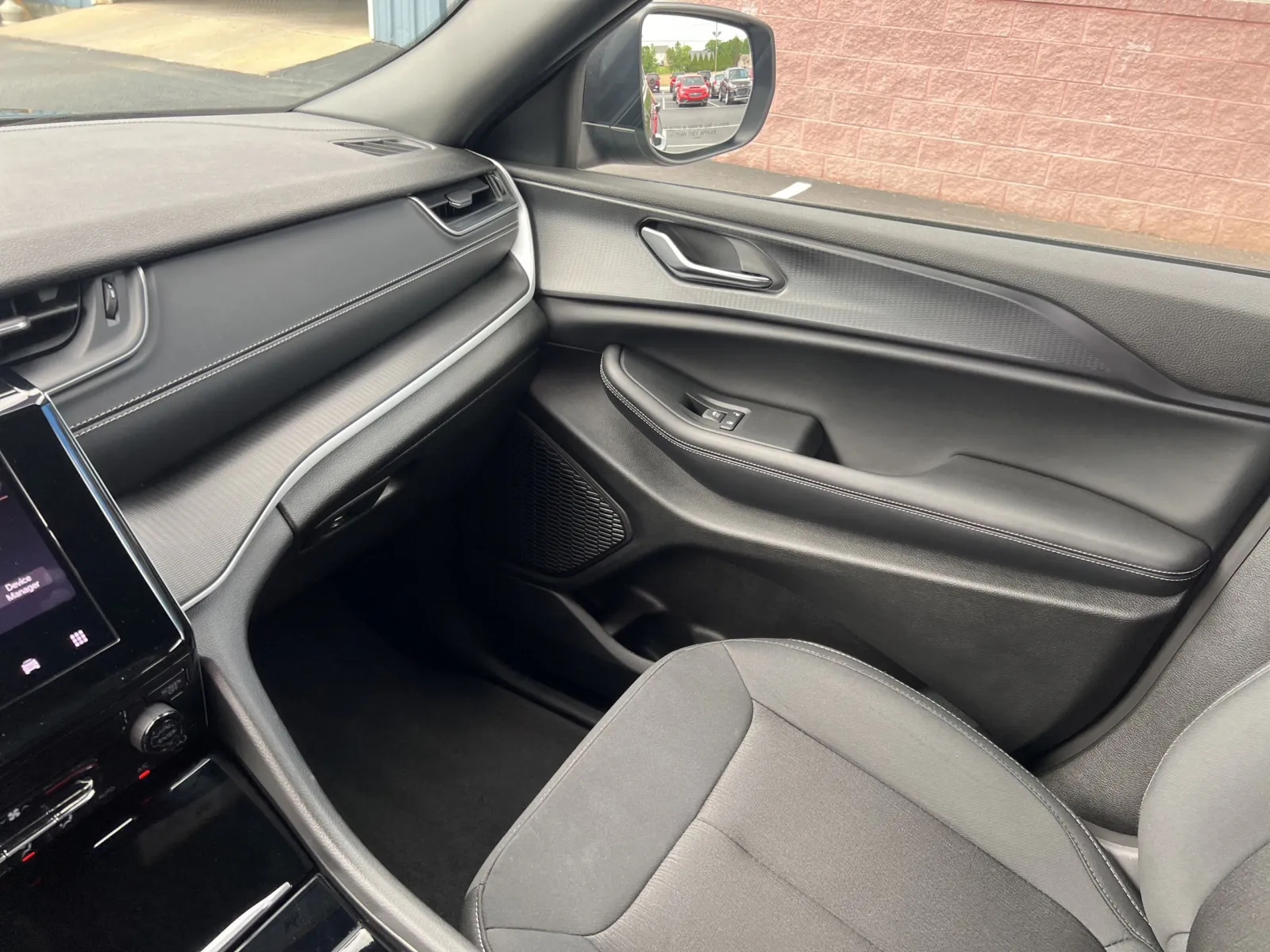 2024 Jeep Grand Cherokee L Laredo — photo 9