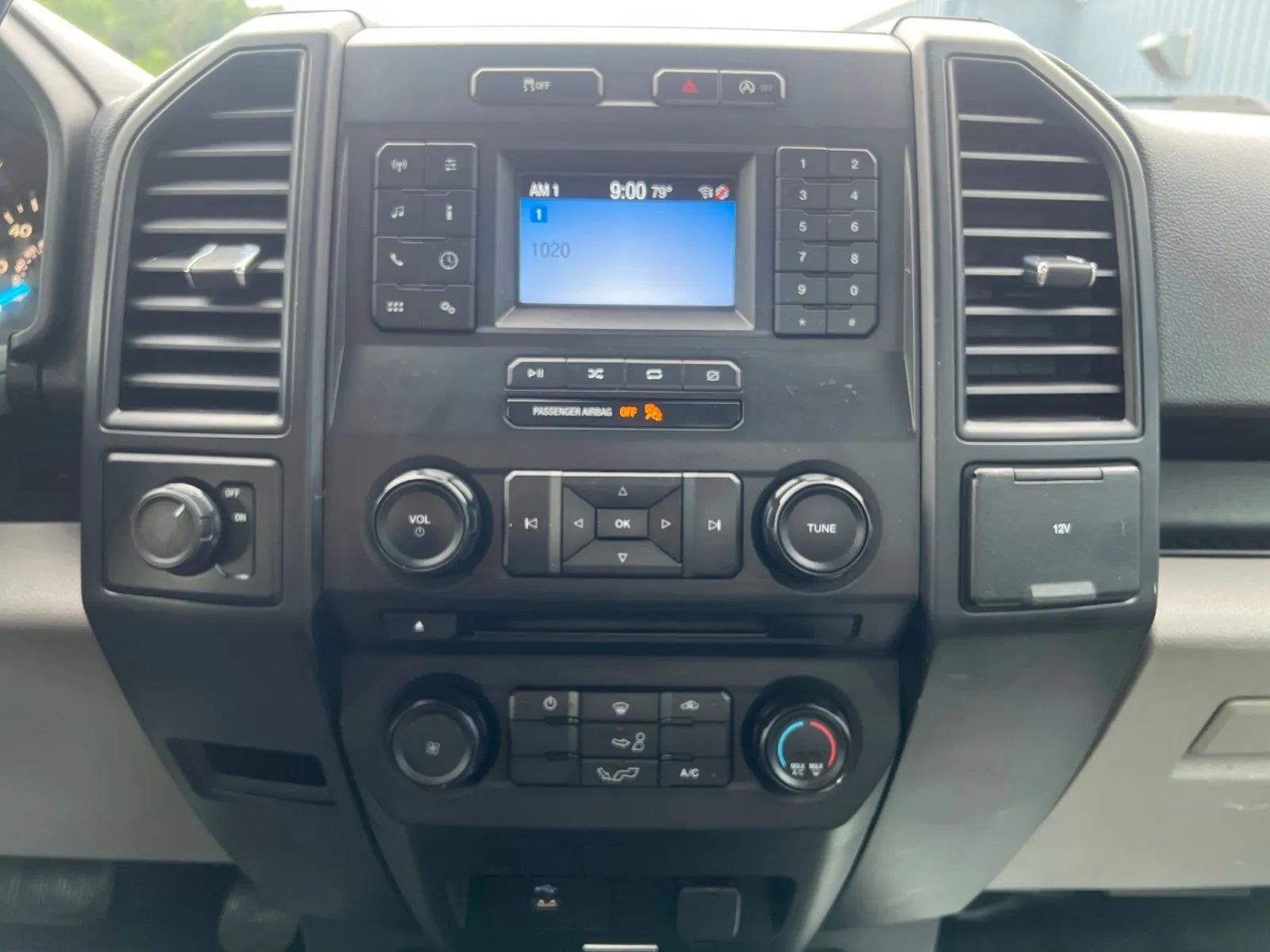 2018 Ford F-150 XL — photo 16