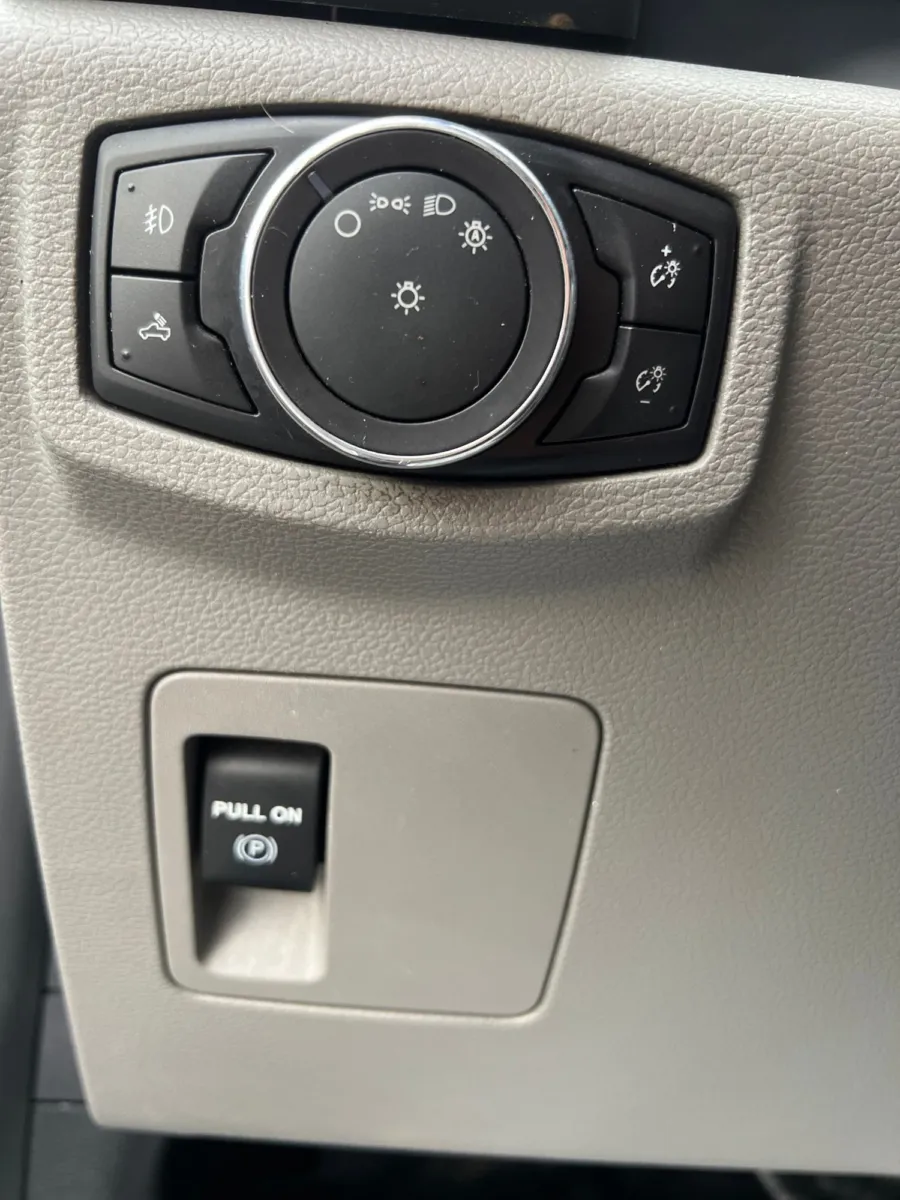 2018 Ford F-150 XL — photo 22