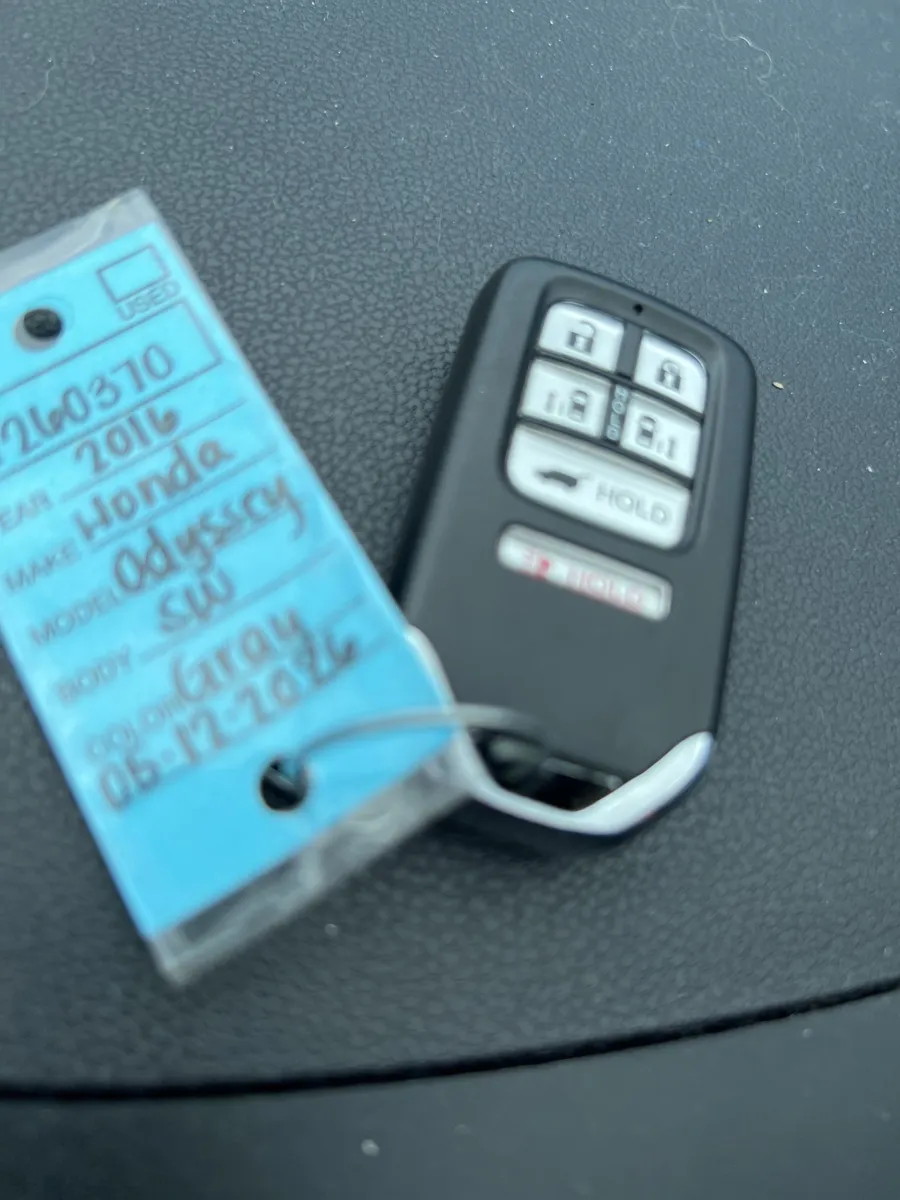 2016 Honda Odyssey Touring Elite — photo 22