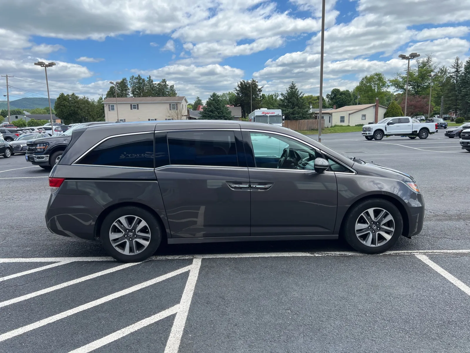 2016 Honda Odyssey Touring Elite — photo 6