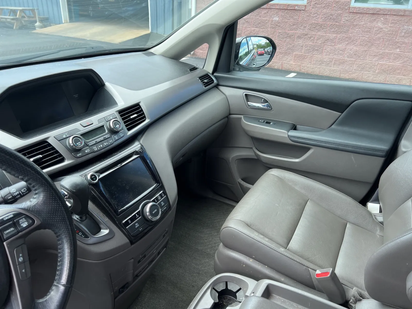 2016 Honda Odyssey Touring Elite — photo 9