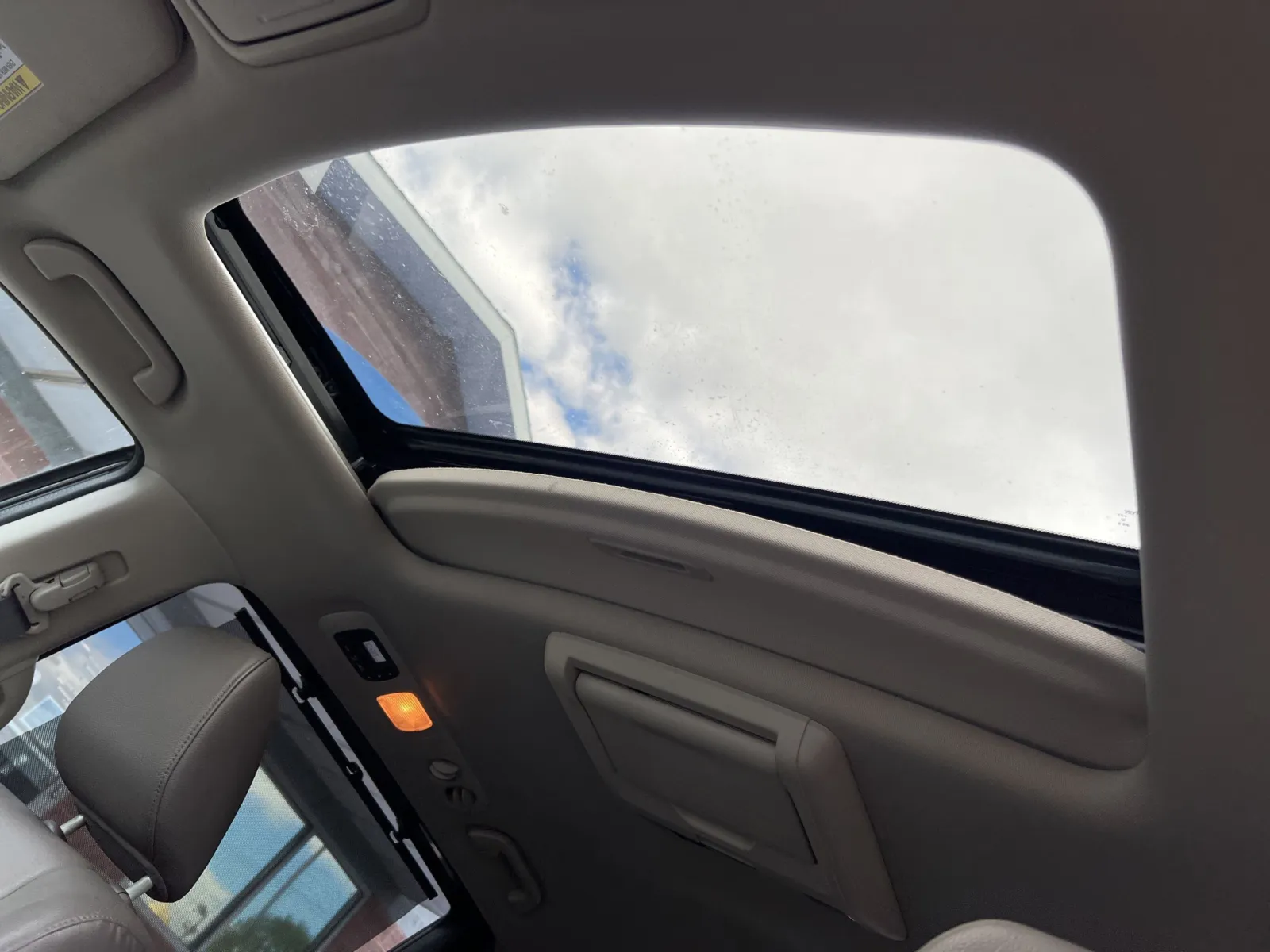 2016 Honda Odyssey Touring Elite — photo 16
