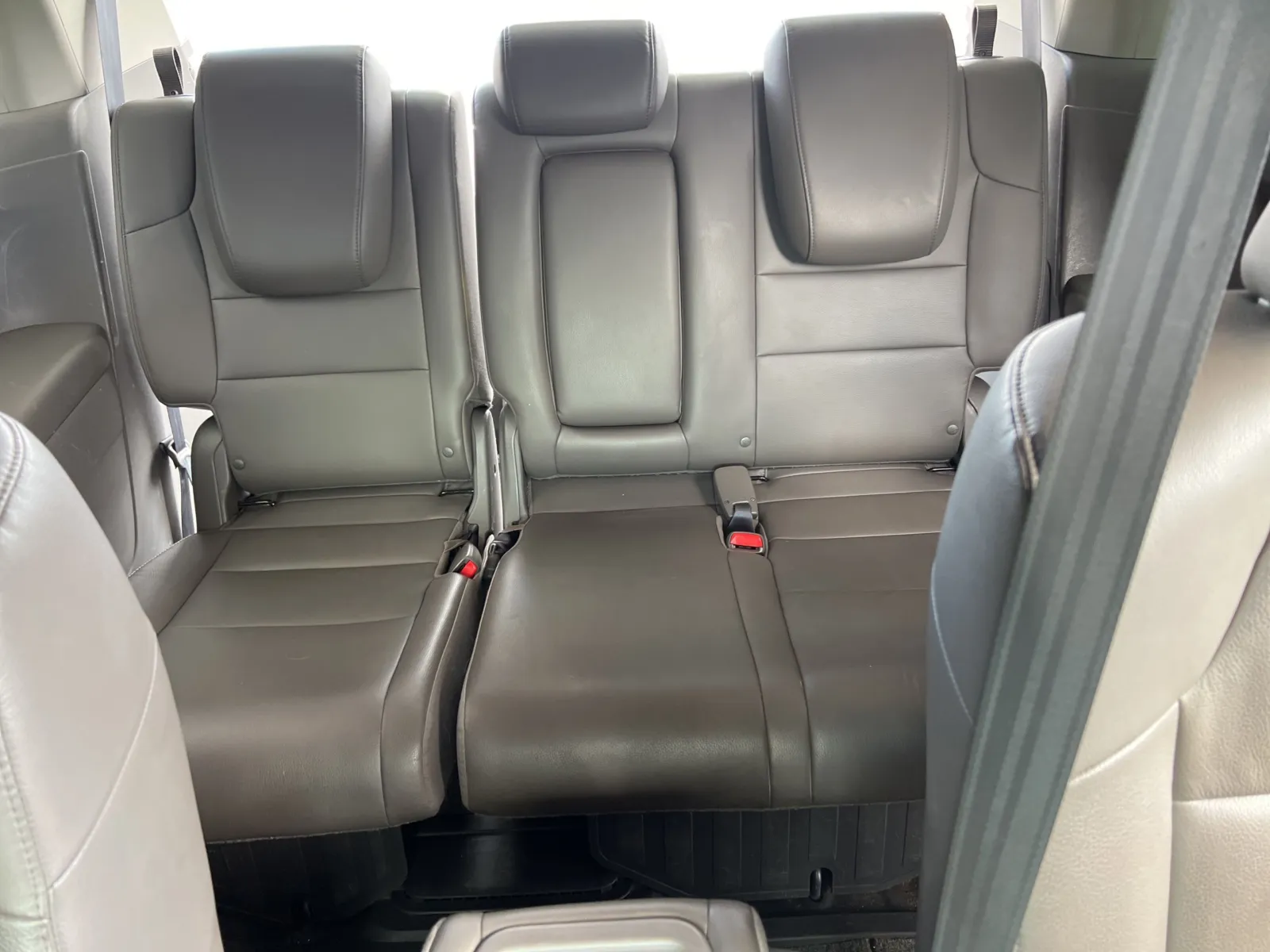 2016 Honda Odyssey Touring Elite — photo 19
