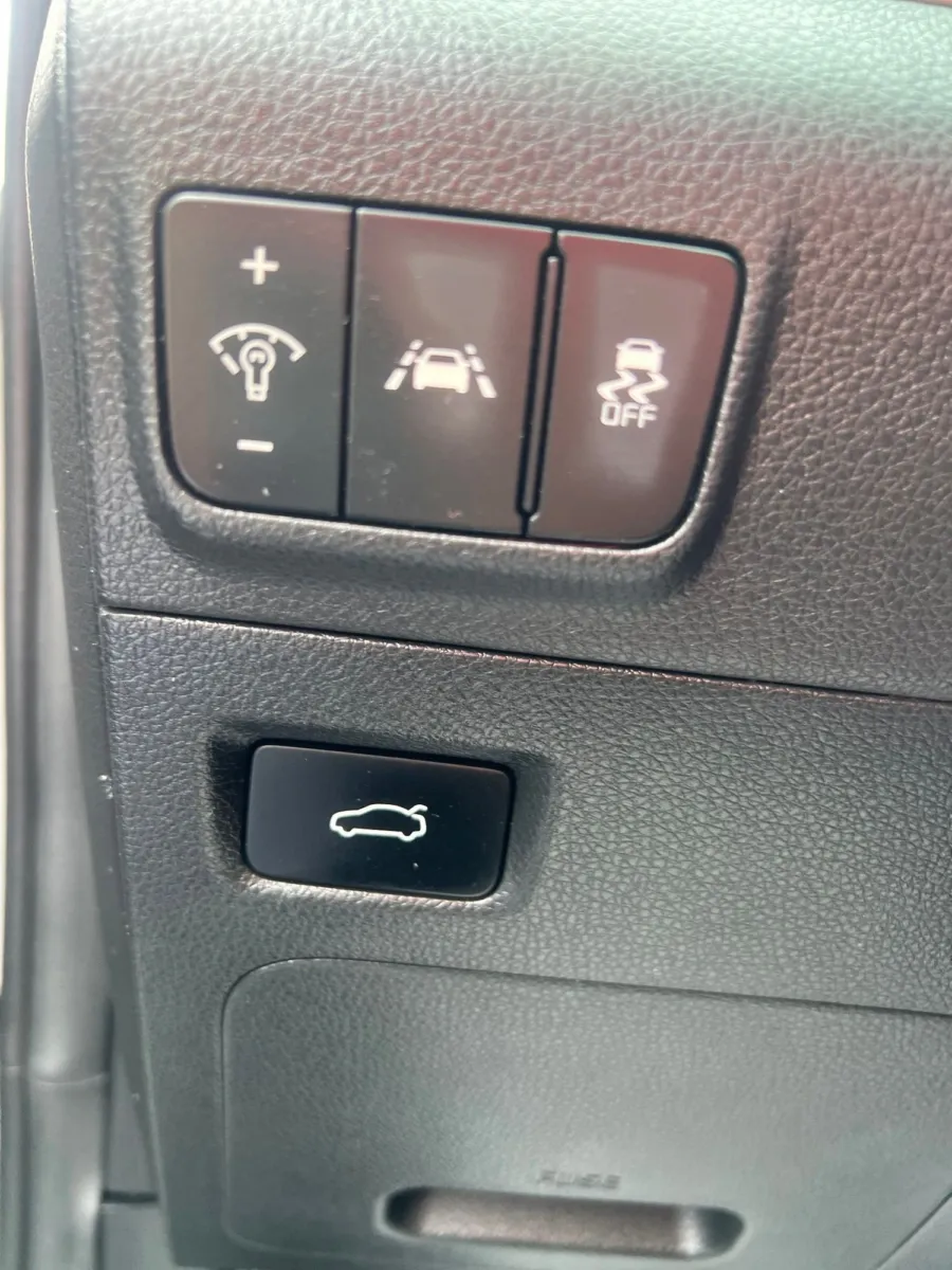 2022 Kia K5 GT-Line — photo 22