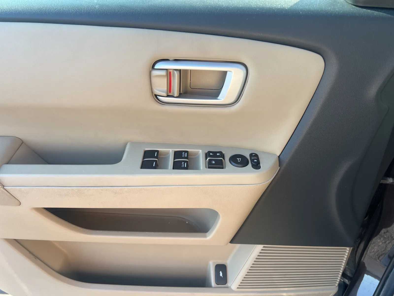 2012 Honda Pilot EX-L — photo 16