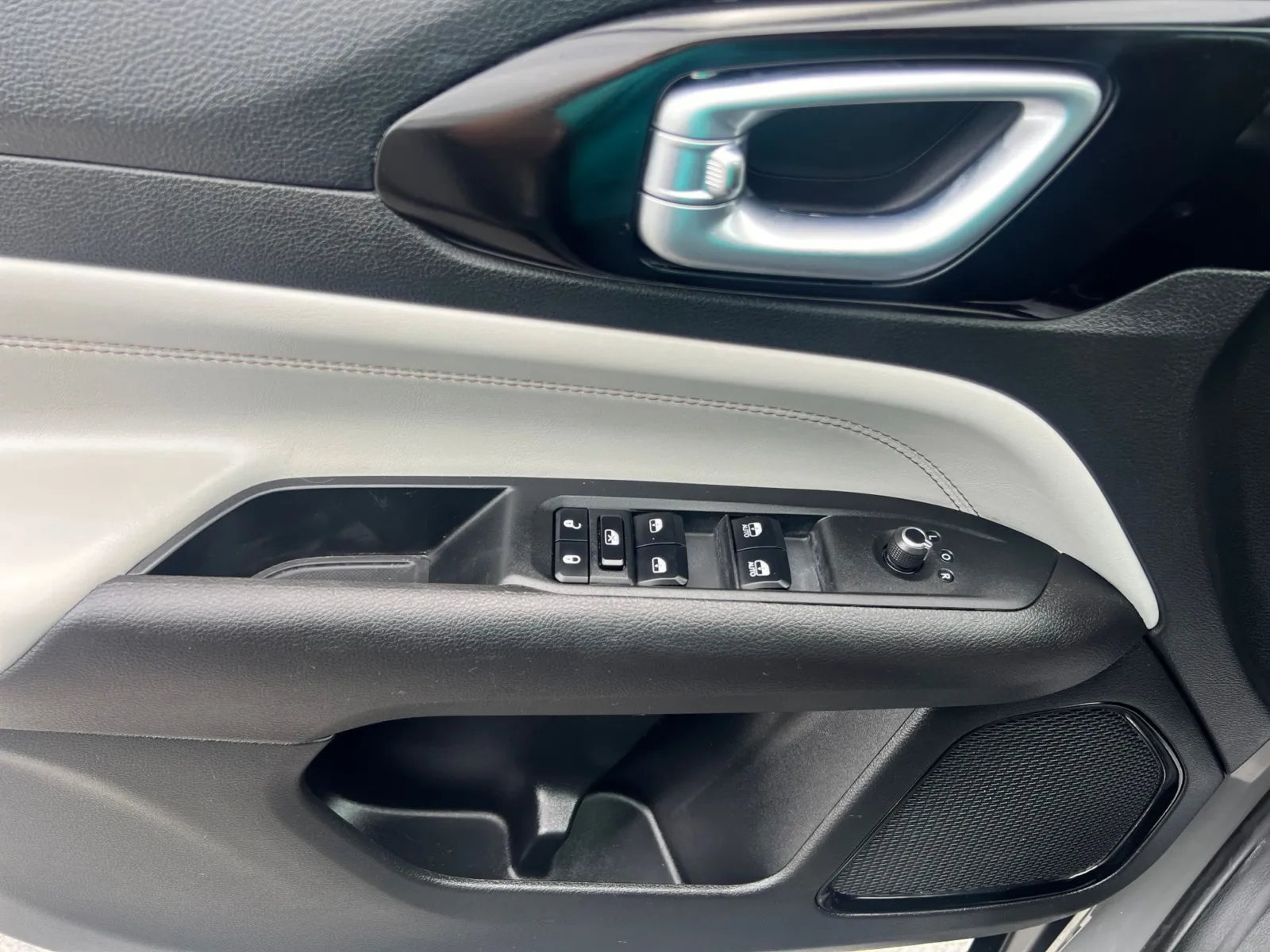 2023 Jeep Compass Limited — photo 23