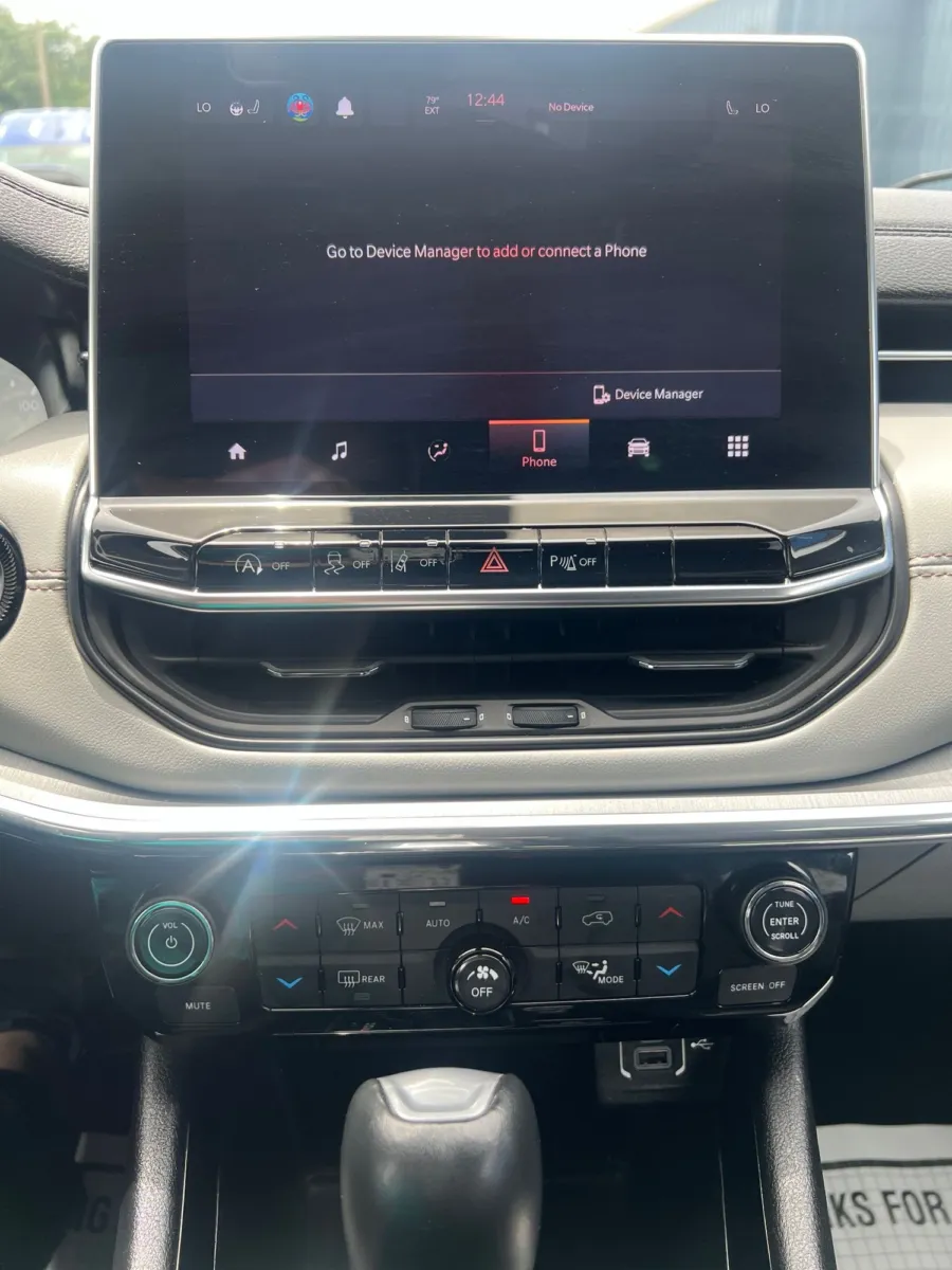 2023 Jeep Compass Limited — photo 15