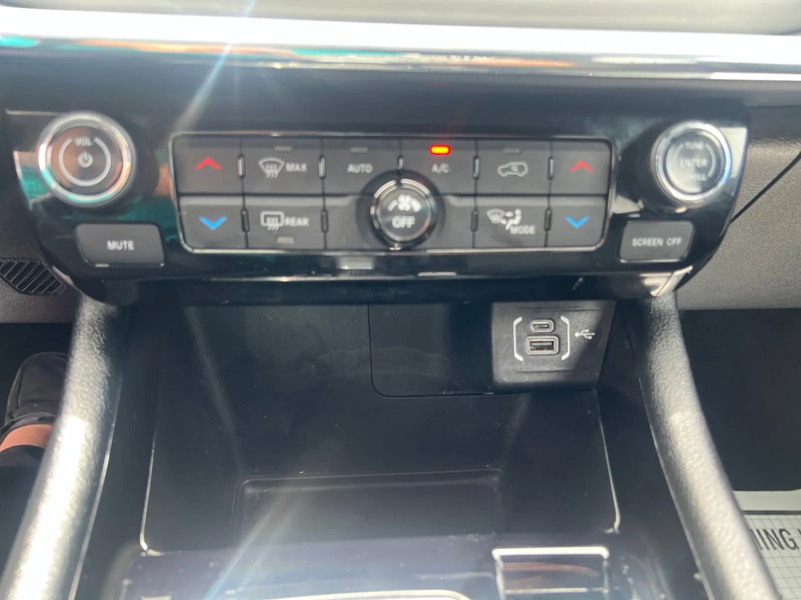 2023 Jeep Compass Limited — photo 17