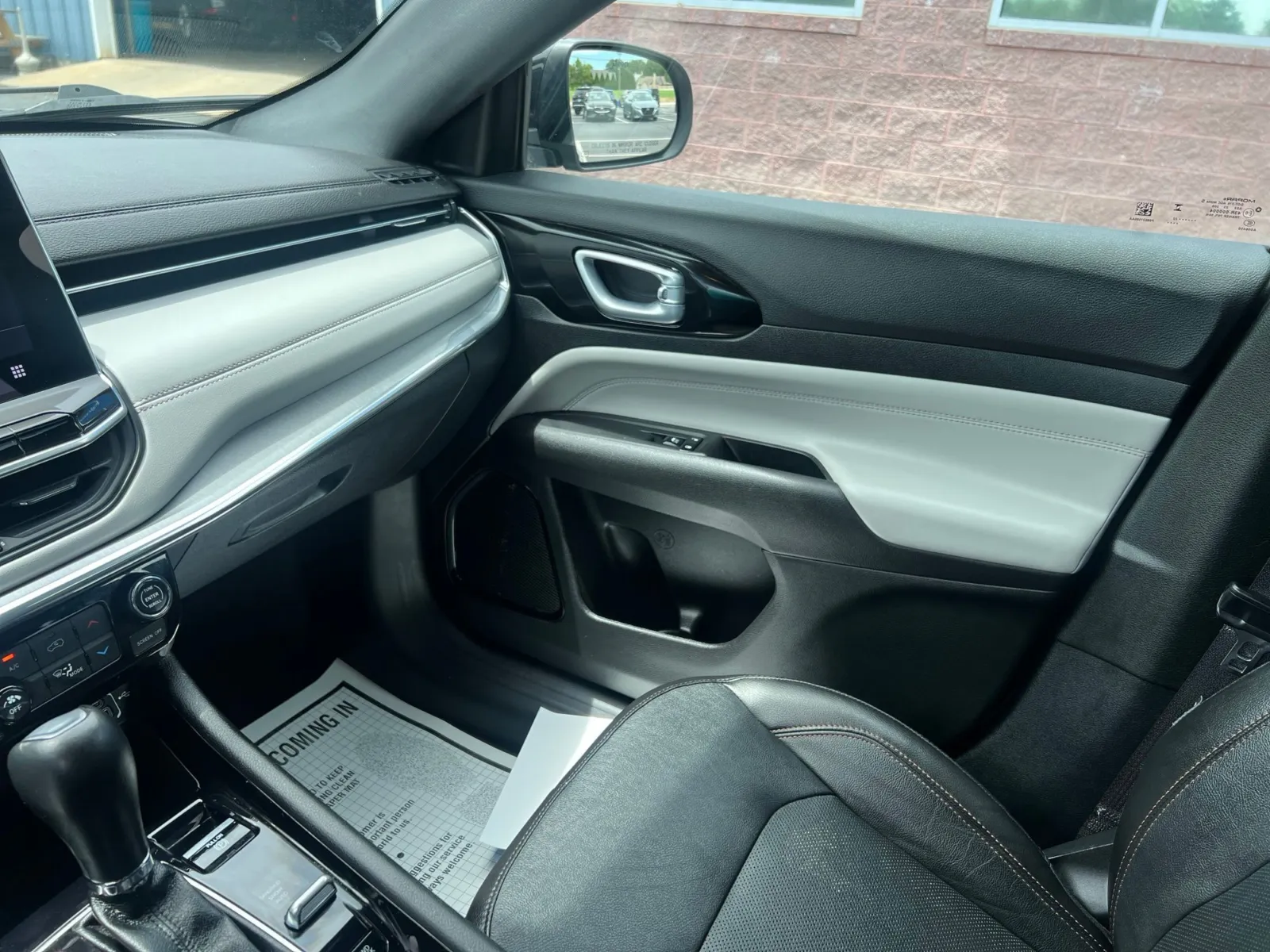 2023 Jeep Compass Limited — photo 11