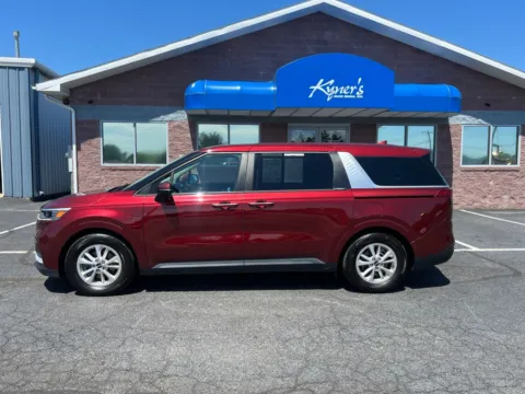 Another view of 2022 Kia Carnival LXS for sale in Chambersburg, PA at Kyner's Auto Sales, Inc.