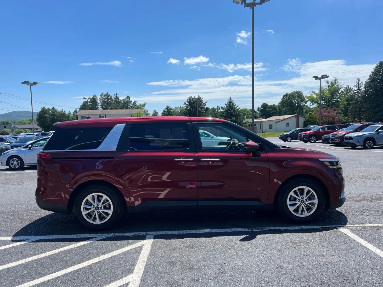 2022 Kia Carnival LXS — photo 7