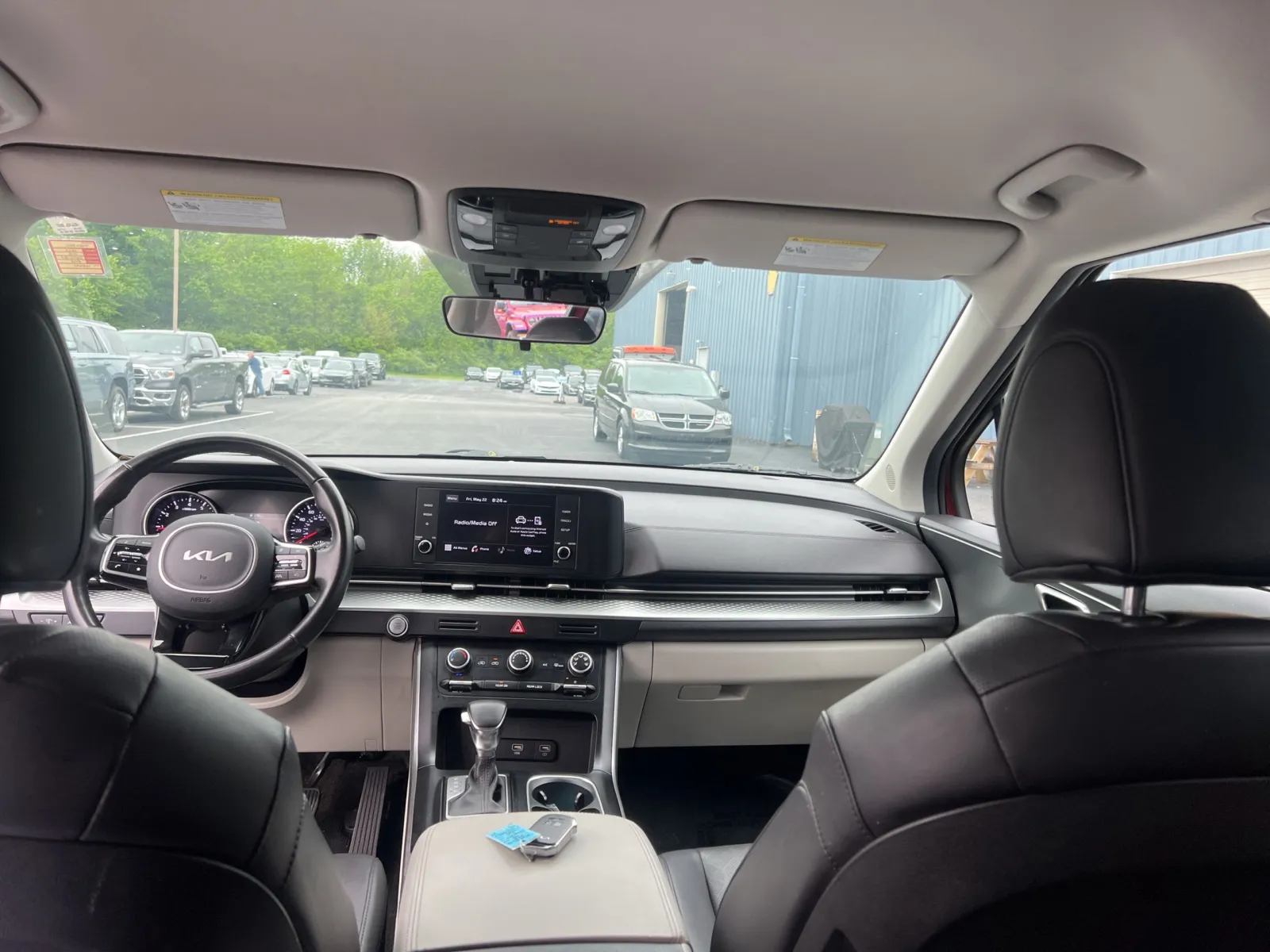 2022 Kia Carnival LXS — photo 26