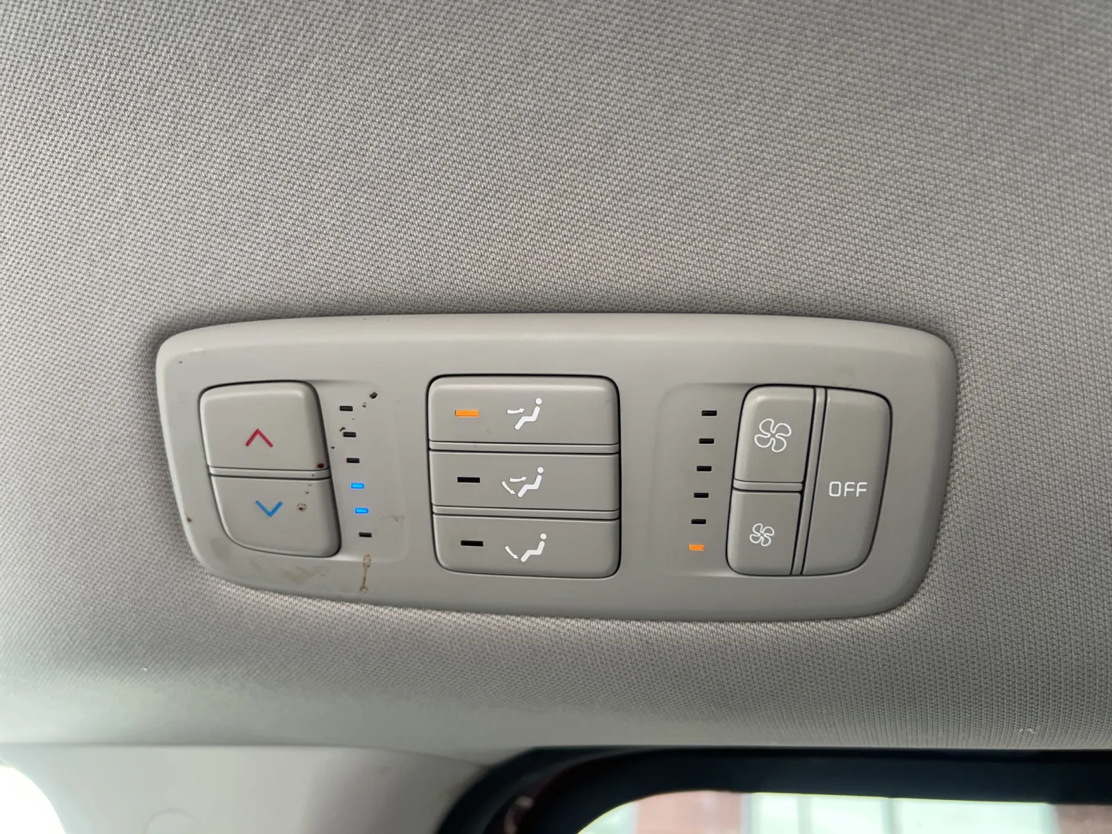 2022 Kia Carnival LXS — photo 27