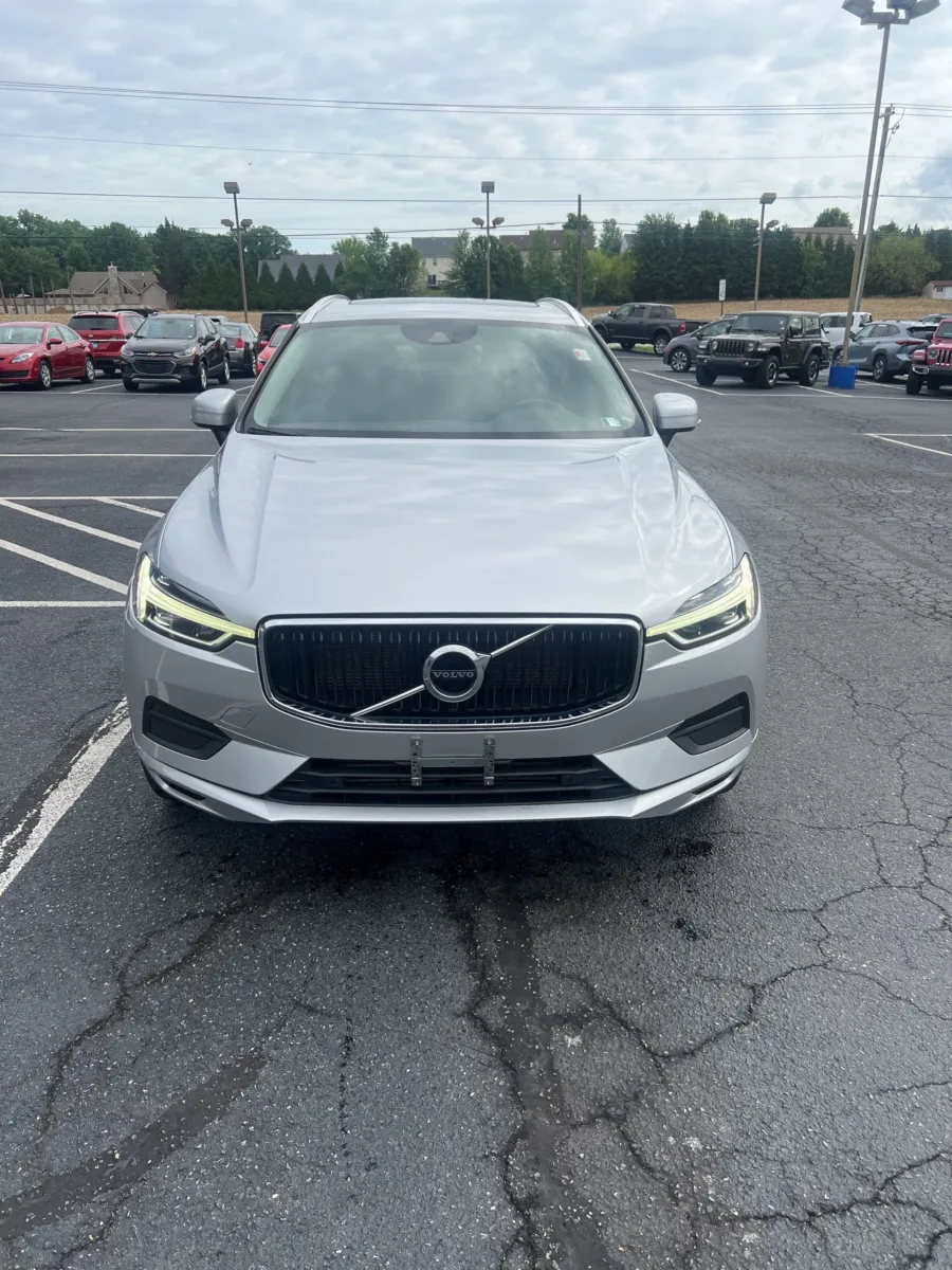 2020 Volvo XC60 T6 Momentum — photo 9