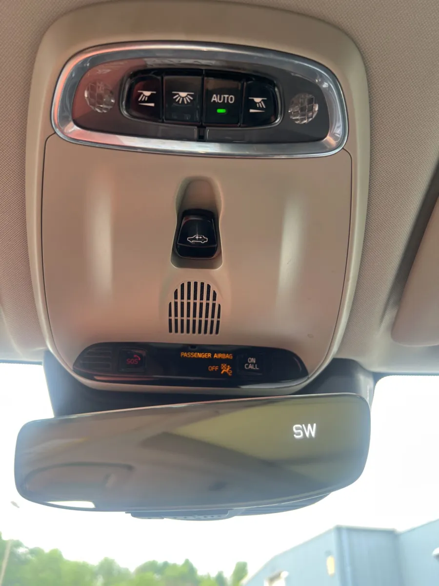 2020 Volvo XC60 T6 Momentum — photo 14