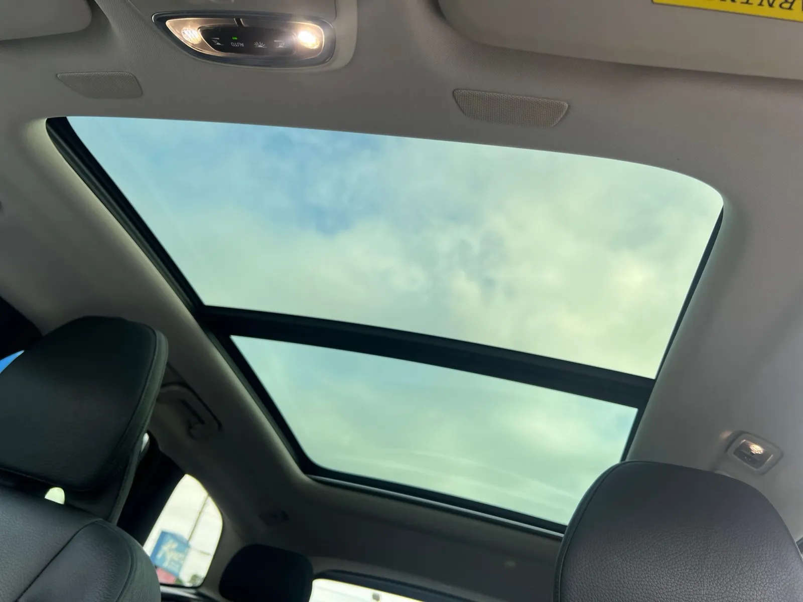 2020 Volvo XC60 T6 Momentum — photo 23