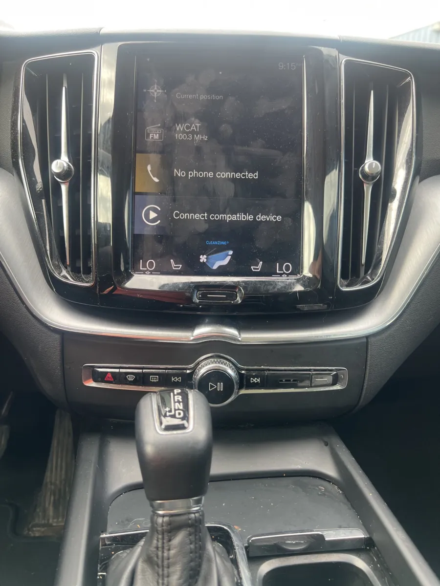 2020 Volvo XC60 T6 Momentum — photo 13