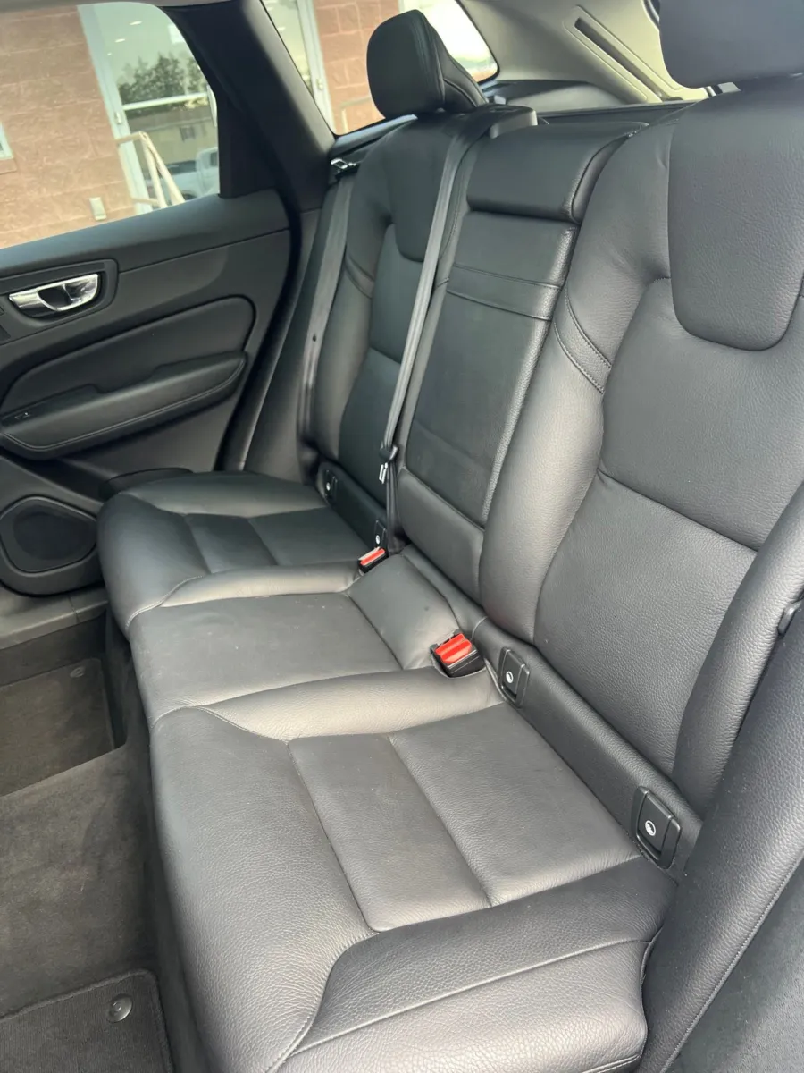 2020 Volvo XC60 T6 Momentum — photo 26