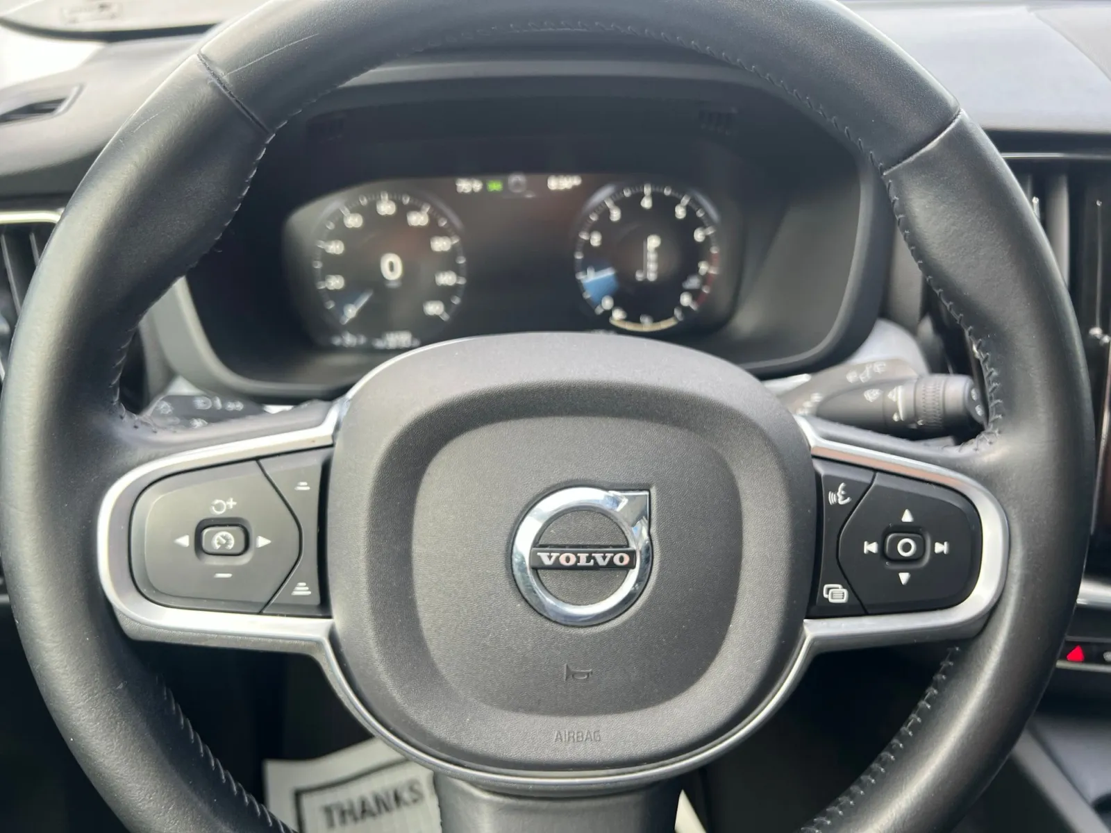 2020 Volvo XC60 T6 Momentum — photo 15