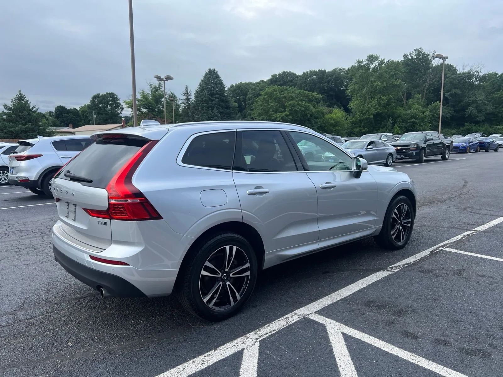2020 Volvo XC60 T6 Momentum — photo 6