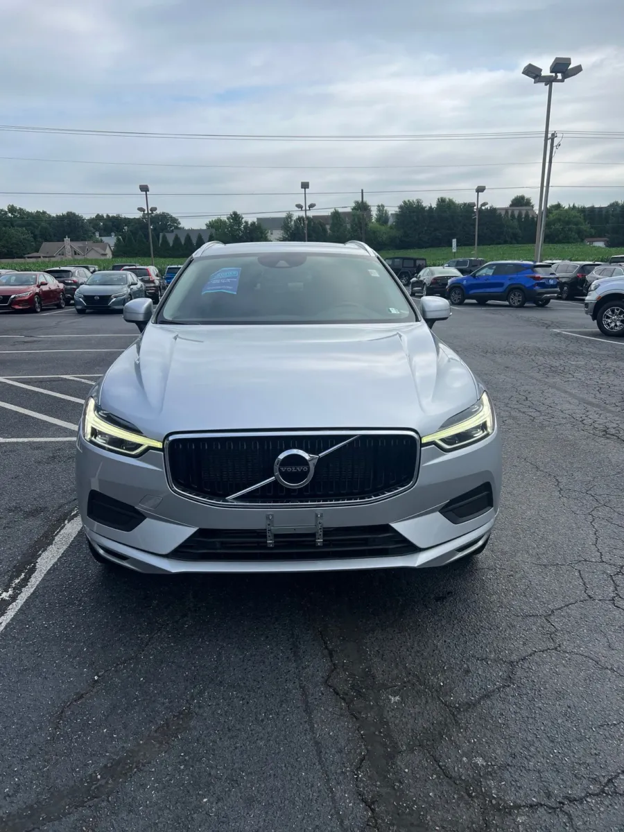 2020 Volvo XC60 T6 Momentum — photo 9