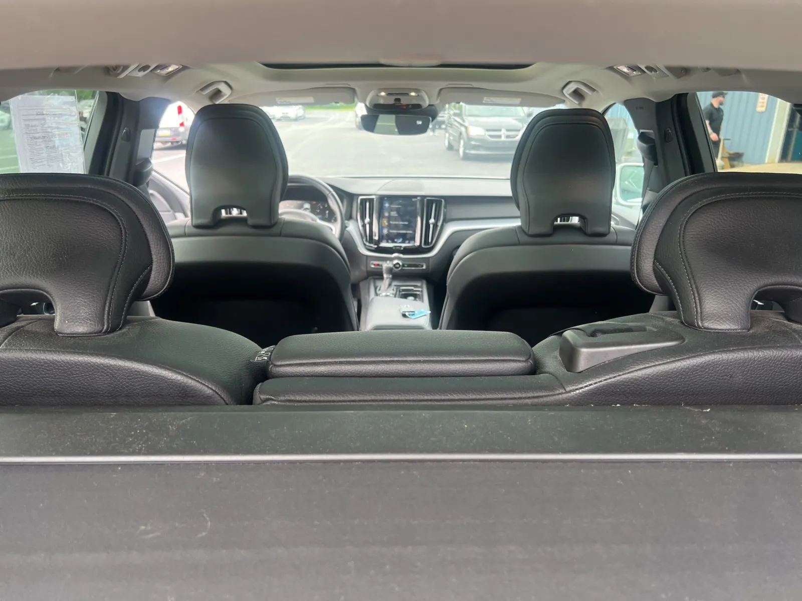 2020 Volvo XC60 T6 Momentum — photo 22