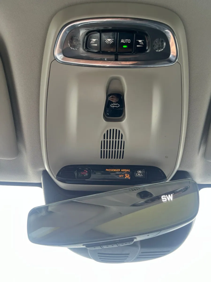 2020 Volvo XC60 T6 Momentum — photo 20