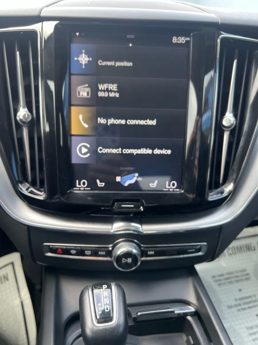 2020 Volvo XC60 T6 Momentum — photo 16