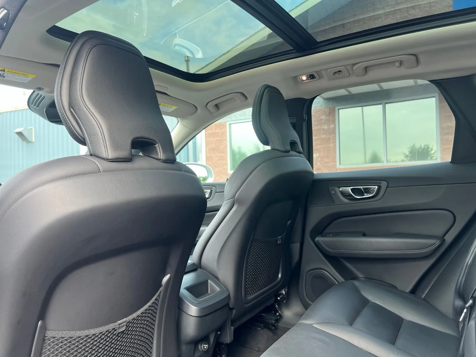 2020 Volvo XC60 T6 Momentum — photo 25