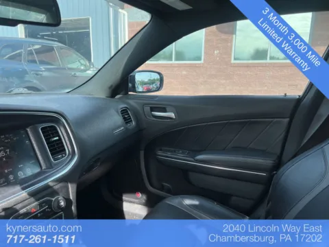 Black 2015 Dodge Charger SXT for sale in Chambersburg, PA