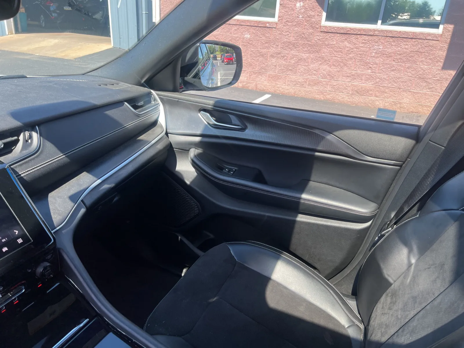 2023 Jeep Grand Cherokee L Altitude — photo 10
